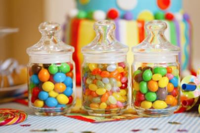 Ideas for Easter Treats | Glass Jars and Bottles